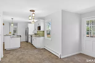 28 Park Rd, Simsbury, CT 06070 - Photo 8