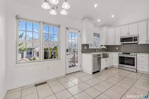 195 Marshall Ln, Derby, CT 06418 - Photo 6