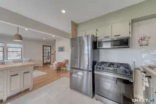 17 Innsbruck St, Milford, CT 06460 - Photo 8