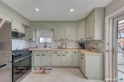 17 Innsbruck Street, Milford, CT 06460 - Photo 6