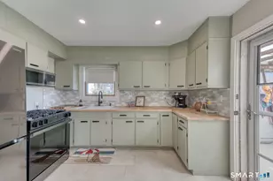 17 Innsbruck St, Milford, CT 06460 - Photo 6