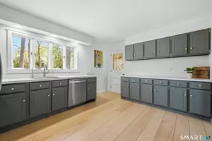 486 Morehouse Hwy, Fairfield, CT 06825 - Photo 10
