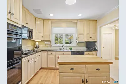 65 Tahmore Place, Fairfield, CT 06825 - Photo 10