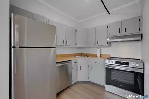 222 Williams St E, Glastonbury, CT 06033 - Photo 2