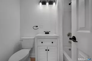 222 Williams St E, Glastonbury, CT 06033 - Photo 8