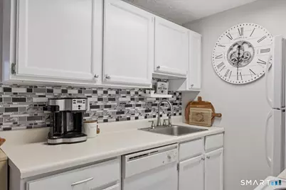 300 Meridian Street #H, Groton, CT 06340 - Photo 12