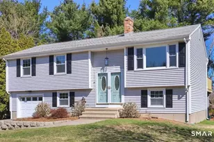 8 Blue Meadow Rd, Middletown, CT 06457 - Photo 2