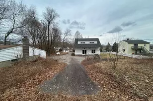 17 Comstock Ave, Waterford, CT 06382 - Photo 12