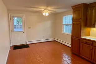 31 Gordon Ave, Enfield, CT 06082 - Photo 6