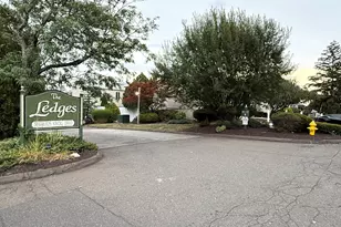 92 Shepards Knoll Dr, Hamden, CT 06514 - Photo 2