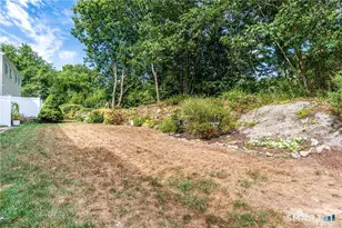 3 MacIntosh Ln, Ansonia, CT 06401 - Photo 34