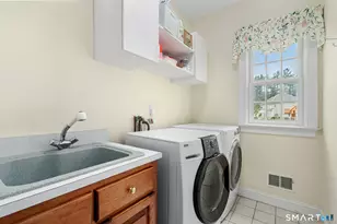 1 W Mary Dr, Simsbury, CT 06070 - Photo 14