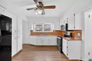 170 Huntington Turnpike, Bridgeport, CT 06610 - Photo 18