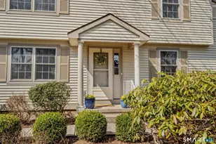 5 Cherry Blossom Ln, East Lyme, CT 06357 - Photo 2