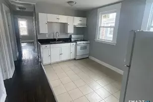 24 Harding Pl, New Haven, CT 06511 - Photo 2