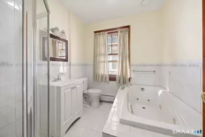 839 Laurel Avenue, Bridgeport, CT 06604 - Photo 32