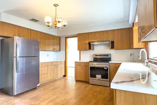 84 Everitt St, Waterbury, CT 06704 - Photo 6