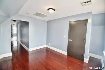 32 Boston Terrace #3rd floor, Bridgeport, CT 06610 - Photo 2