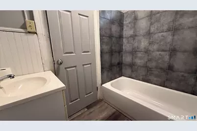 500 Carroll Avenue #1, Bridgeport, CT 06607 - Photo 4