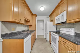 428 Heritage Vlg, Southbury, CT 06488 - Photo 12