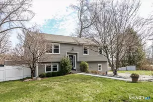 3 Ken Oaks Dr, Danbury, CT 06810 - Photo 2