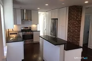 5 Durando Pl, Bridgeport, CT 06605 - Photo 4