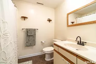 1367 Hanover Ave, Meriden, CT 06451 - Photo 20