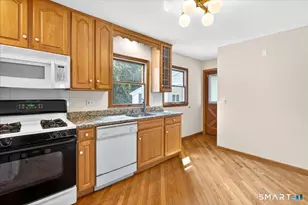 47 Barrett St, Hamden, CT 06517 - Photo 12