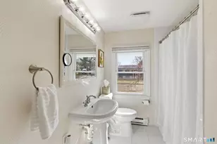 17 Pioneer Dr, Enfield, CT 06082 - Photo 16