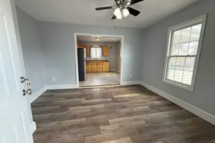 31 Beecher Ave, Waterbury, CT 06705 - Photo 2