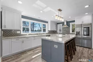 30 Dee Ln, Stamford, CT 06902 - Photo 8