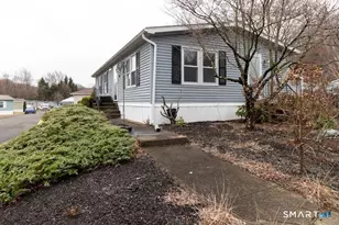 40 Matthews St, Bristol, CT 06010 - Photo 2