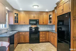 170 Boggs Hill Rd, Newtown, CT 06470 - Photo 12