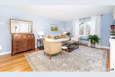 40 Arnold Way #40, West Hartford, CT 06119 - Photo 2