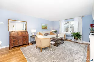 40 Arnold Way, West Hartford, CT 06119 - Photo 2