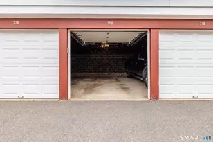 40 Arnold Way, West Hartford, CT 06119 - Photo 18