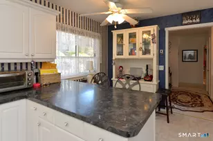 53 Heritage Vlg, Southbury, CT 06488 - Photo 6