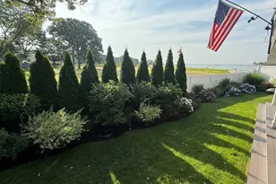 102 Soundview Dr, Stamford, CT 06902 - Photo 32