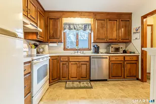 173 Candlewood Dr, Enfield, CT 06082 - Photo 10