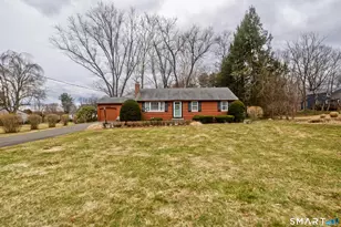 25 Nutmeg Rd, East Granby, CT 06026 - Photo 1