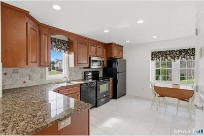 42 Dunham Street #42, Wethersfield, CT 06109 - Photo 18