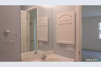 23 Derbyshire #23, Derby, CT 06418 - Photo 8