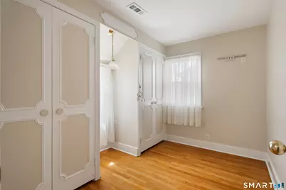 135 Laurel Place, Bridgeport, CT 06604 - Photo 30