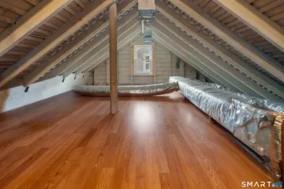 135 Laurel Place, Bridgeport, CT 06604 - Photo 32