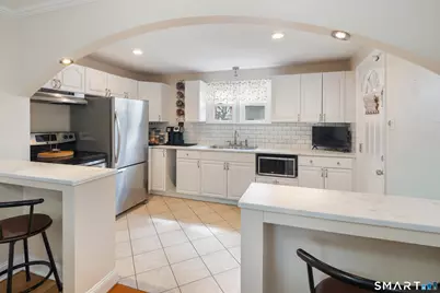 135 Laurel Place, Bridgeport, CT 06604 - Photo 24