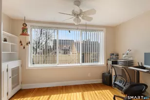 135 Laurel Pl, Bridgeport, CT 06604 - Photo 18