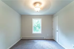 152 Grove Ave, Groton, CT 06340 - Photo 8