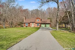 10 Fox Hollow Dr, Montville, CT 06370 - Photo 2