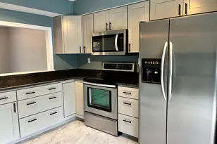 808 Fieldstone Ct, Colchester, CT 06415 - Photo 4