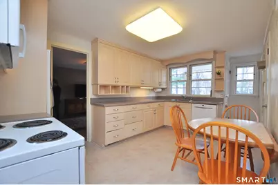 276 Westpoint Terrace, West Hartford, CT 06107 - Photo 10